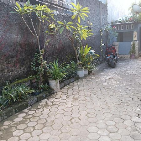Ayu Homestay Kuta  Esterno foto
